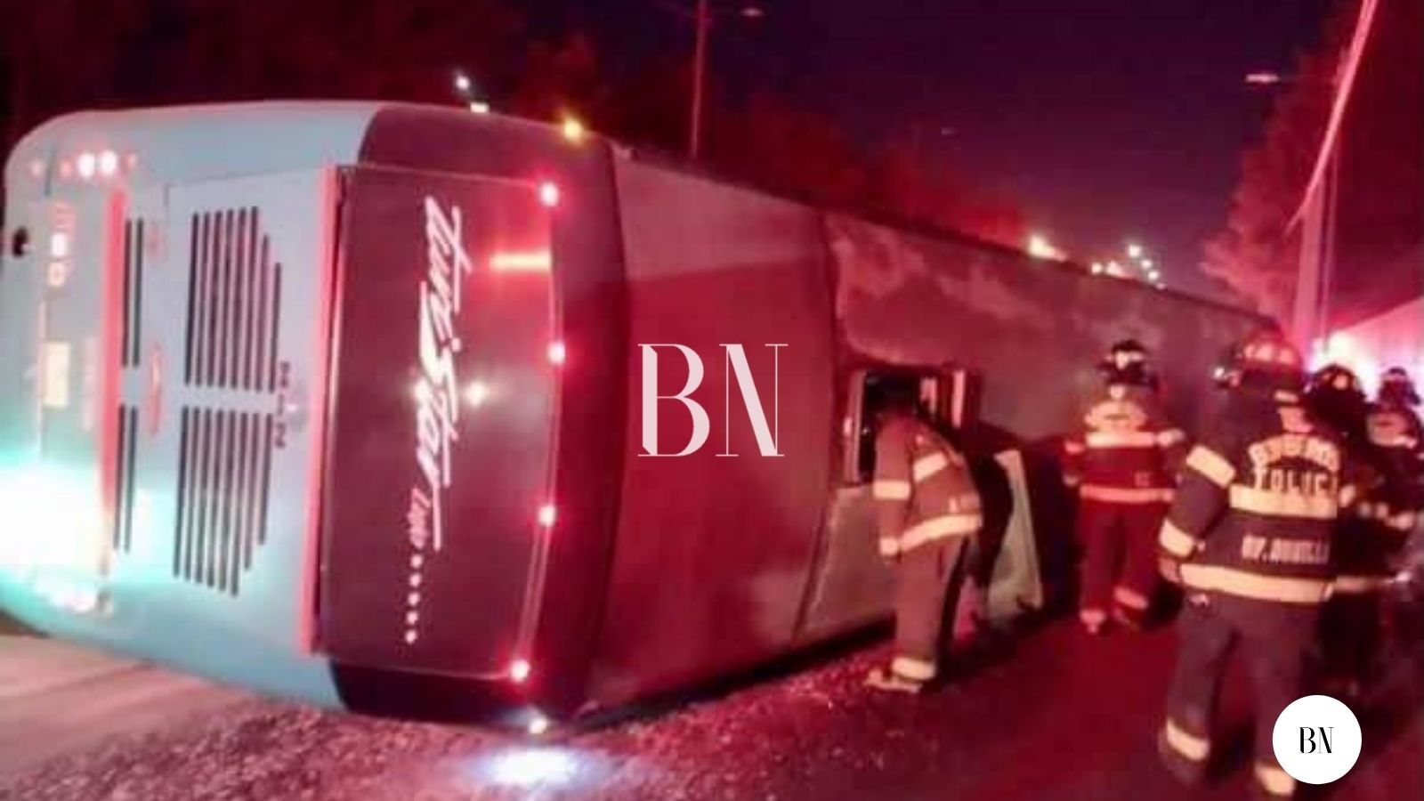 Se volcó autobús en Tollocan; dos muertos y 20 heridos el saldo